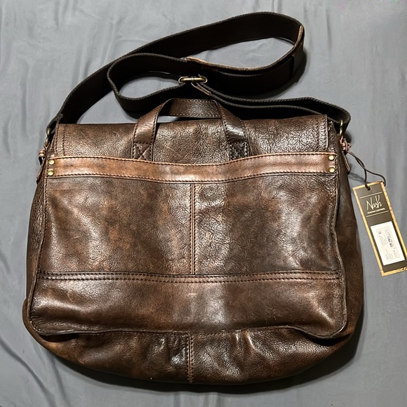 Large Italian Leather Messenger Crossbody Bag by Nash - Picture 2 of 3